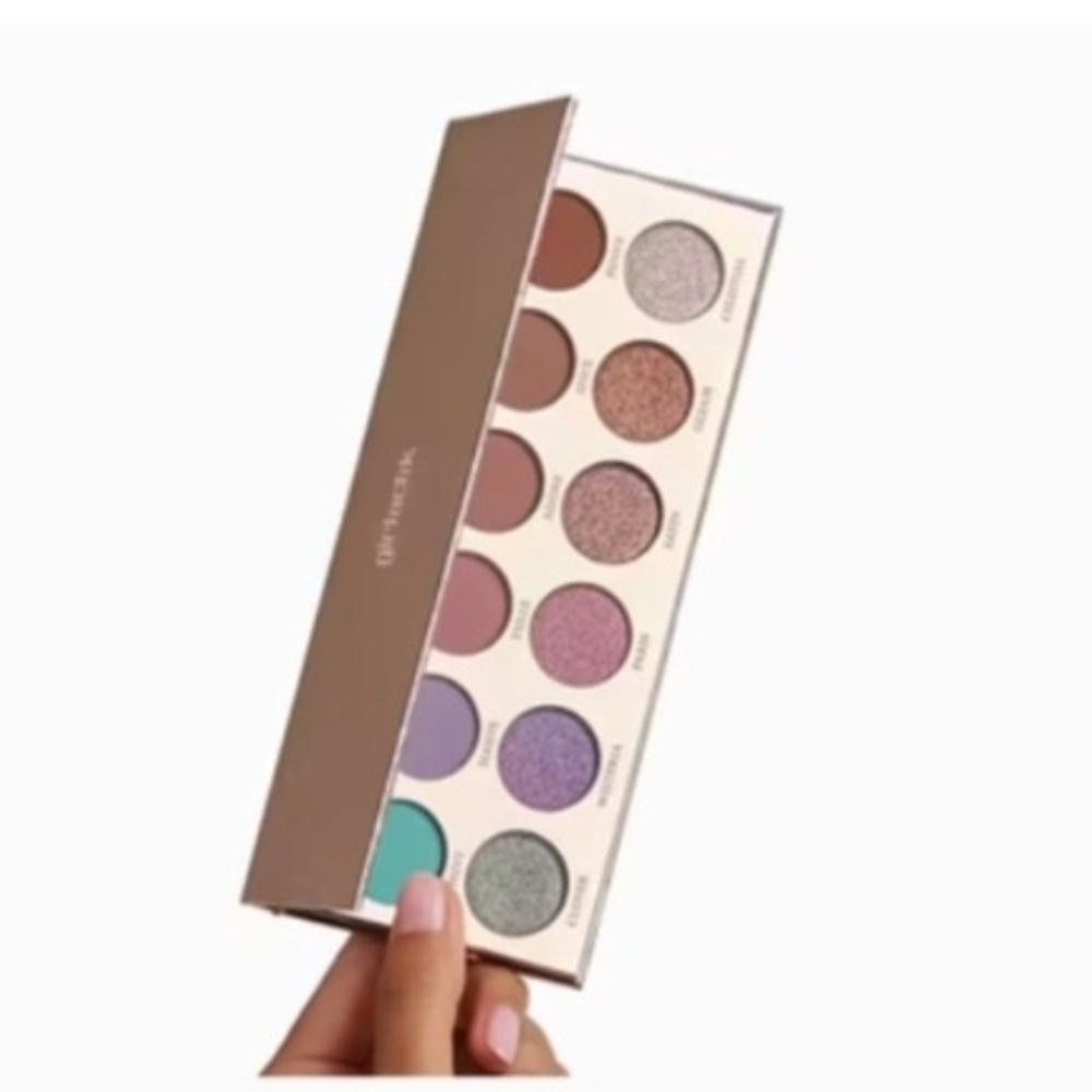 Girlactik Essential Eyeshadow Palette Volume 2 Vibrant Hues, Matte, Neutral NIB